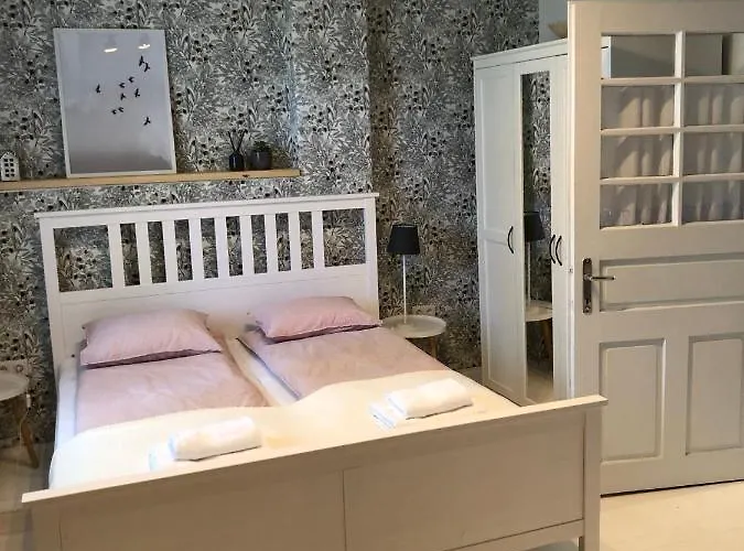 Cseri Porta Kisház *